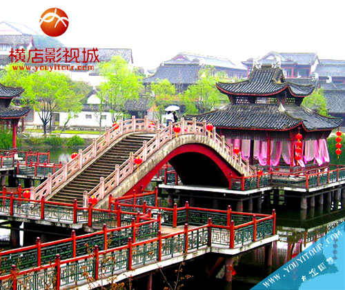 橫店影視城二日游「黃山當(dāng)?shù)貐F」