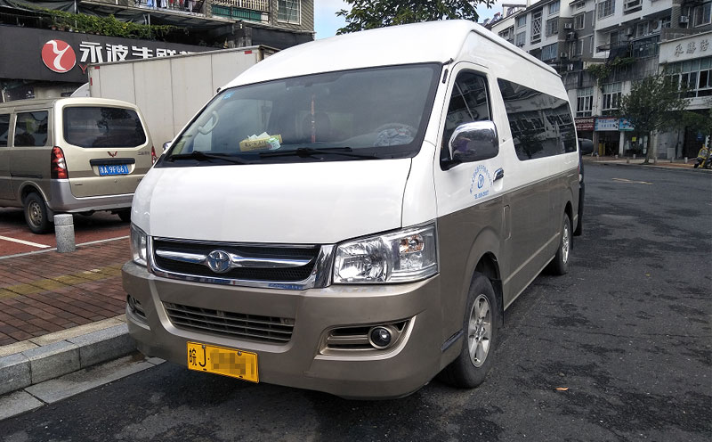 豐田考斯特12座黃山定制小包團(tuán)、高端會(huì)議專用車