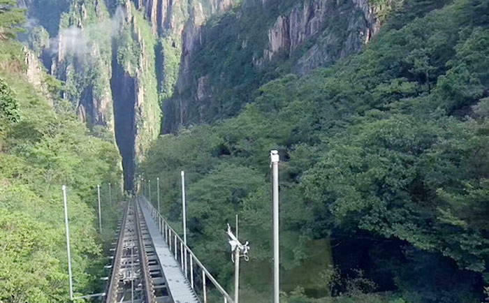 黃山西海觀光纜車上實(shí)拍圖
